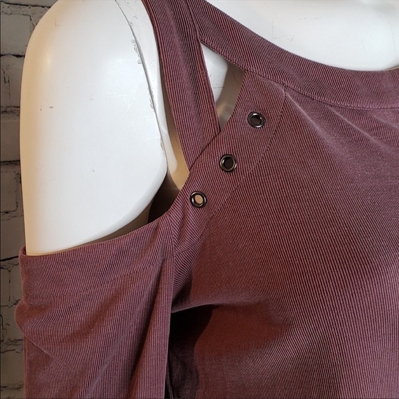 Rock & Republic Mocha Cold Shoulder Top Sz XS - Picture 3 of 6